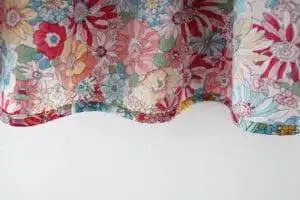 Robe Princesse Fleurie pour Fille interieur