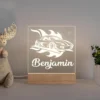 Veilleuse personnalisée enfant – Lampe LED bois prénom, motifs fantaisie & aventure - Course