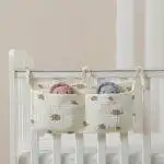 Organisateur de Lit Bébé — Couches, Lingettes et Accessoires à Portée de Main
