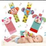 Lot 4 hochets bracelet et chaussettes — Jouet d’éveil bébé coloré et ajustable - Cochon