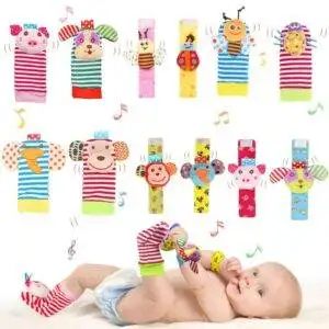 lot de hochets bracelet et chaussettes