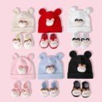 Ensemble Bonnet lapin et chaussettes bébé assorties