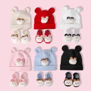 ensemble bonnet lapin et chaussettes bébé