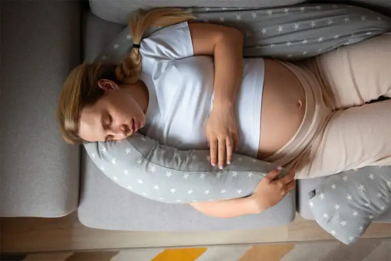 Should the baby move in the womb every day?