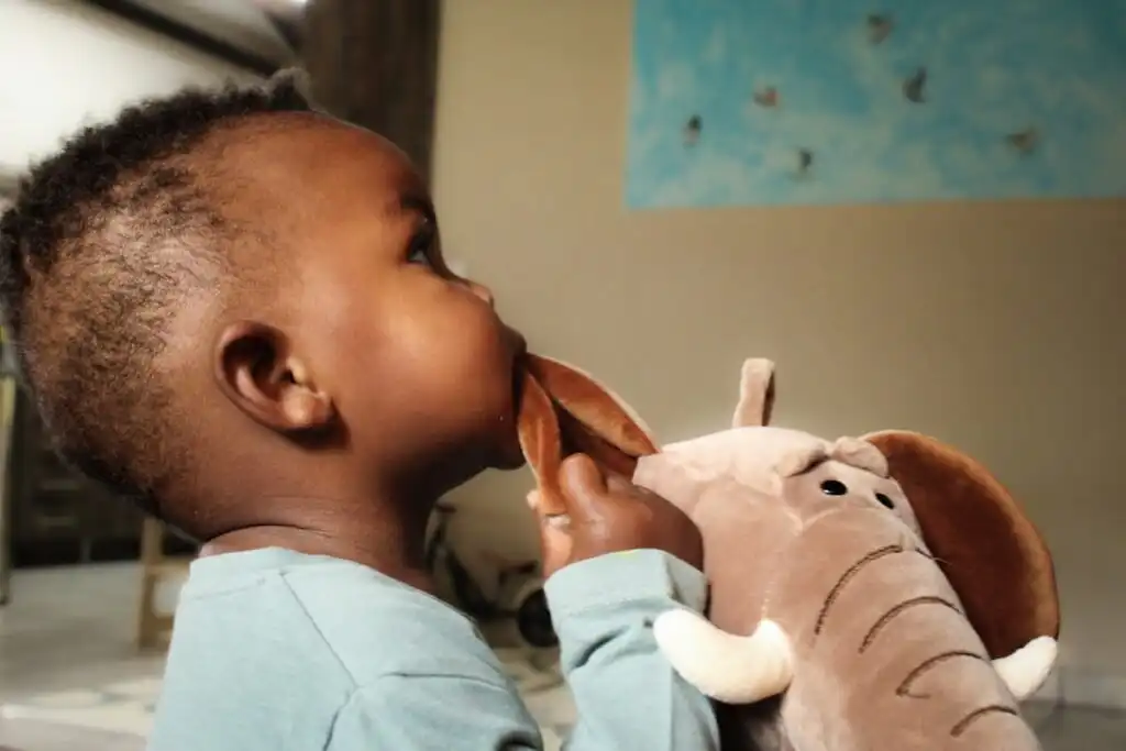 peluche interactive bébé musicale éveil développement